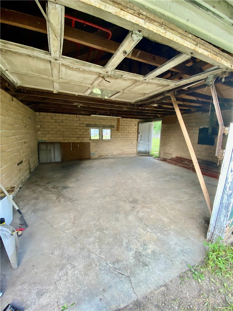 303 7th Street Property Photo 4