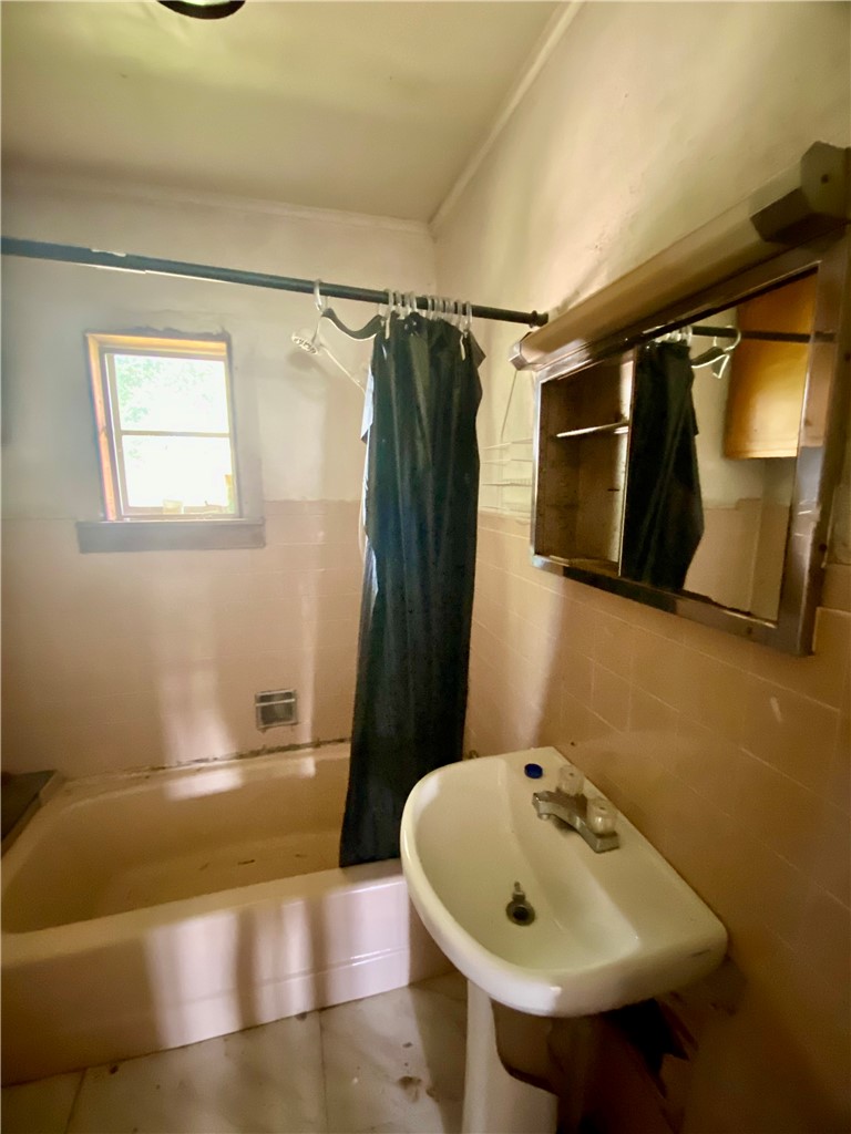 303 7th Street Property Photo 16