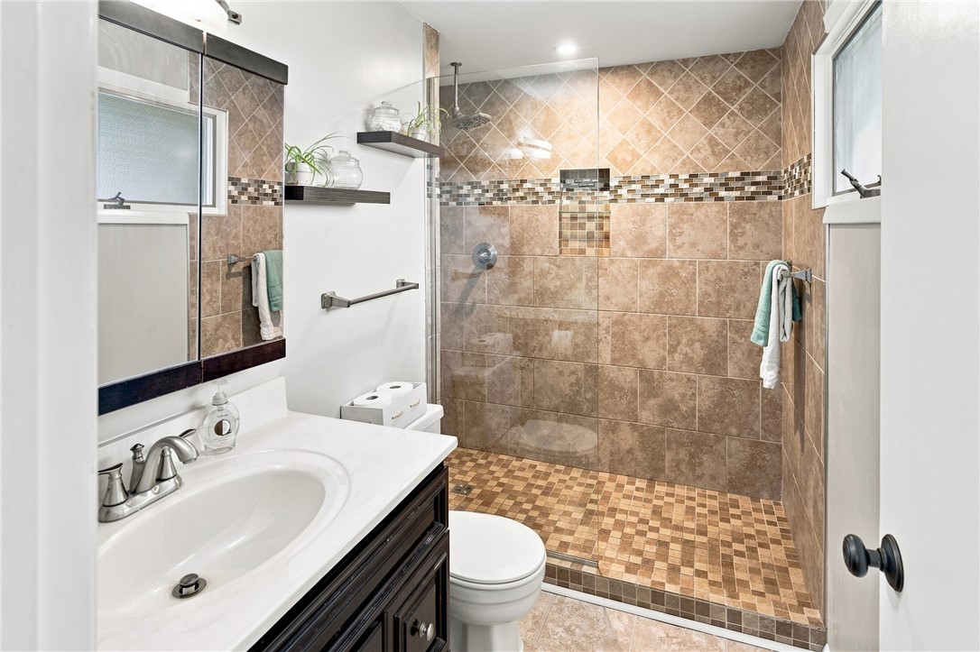 1208 N Martin Street Property Photo 33