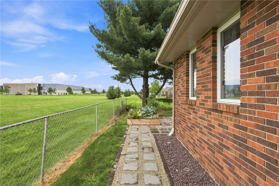 1208 N Martin Street Property Photo 37