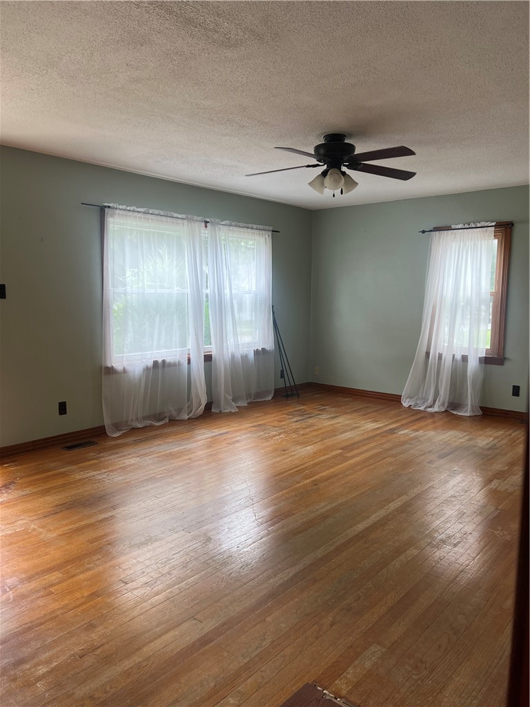 414 Sutherland Avenue Property Photo 3
