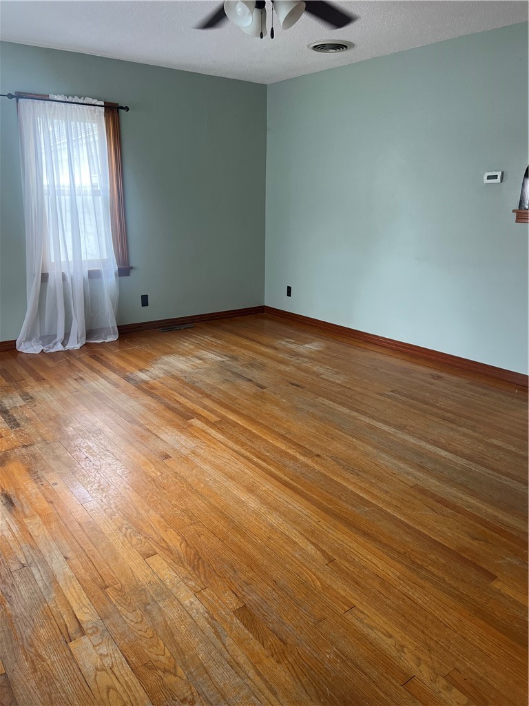 414 Sutherland Avenue Property Photo 4