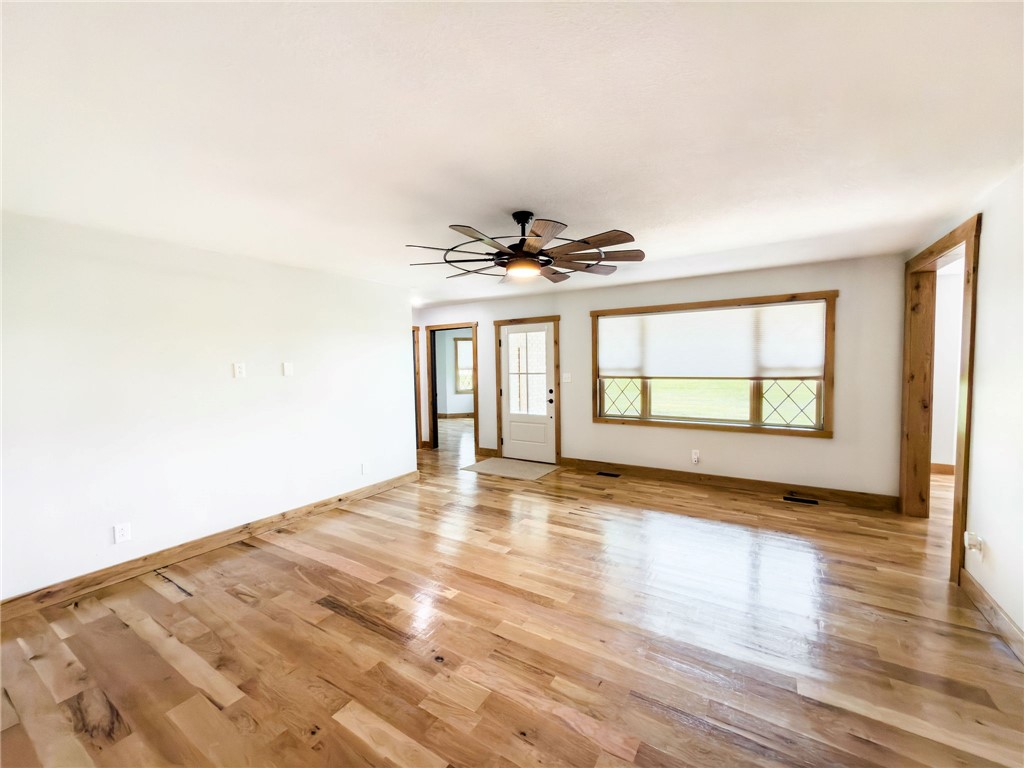 9800 E 2000th Avenue Property Photo 3