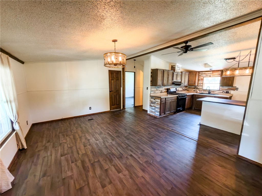 20566 Francis Drive Property Photo 6