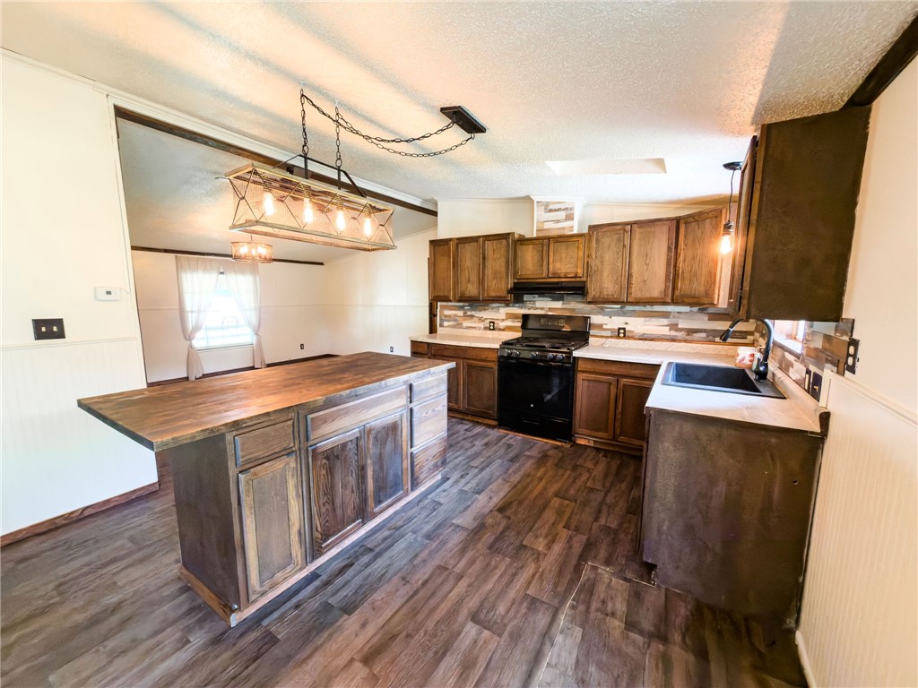 20566 Francis Drive Property Photo 10