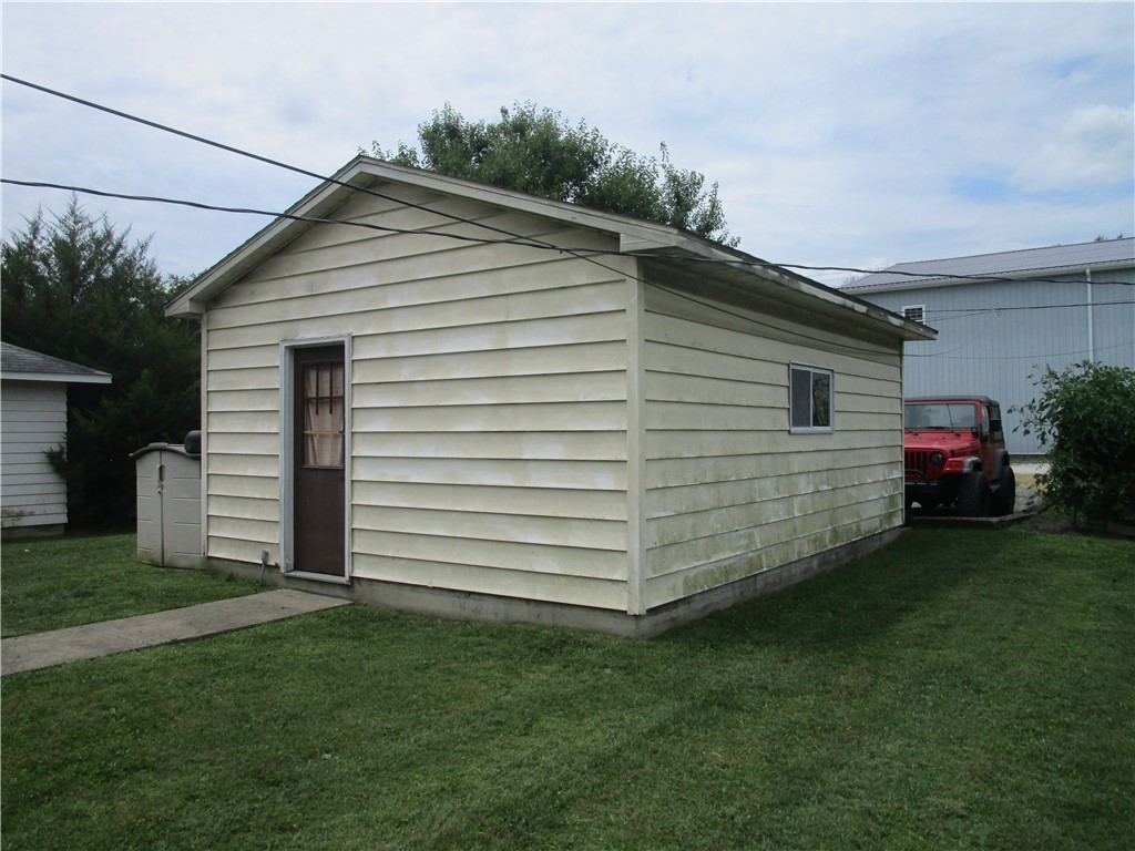 211 S State Street Property Photo 9