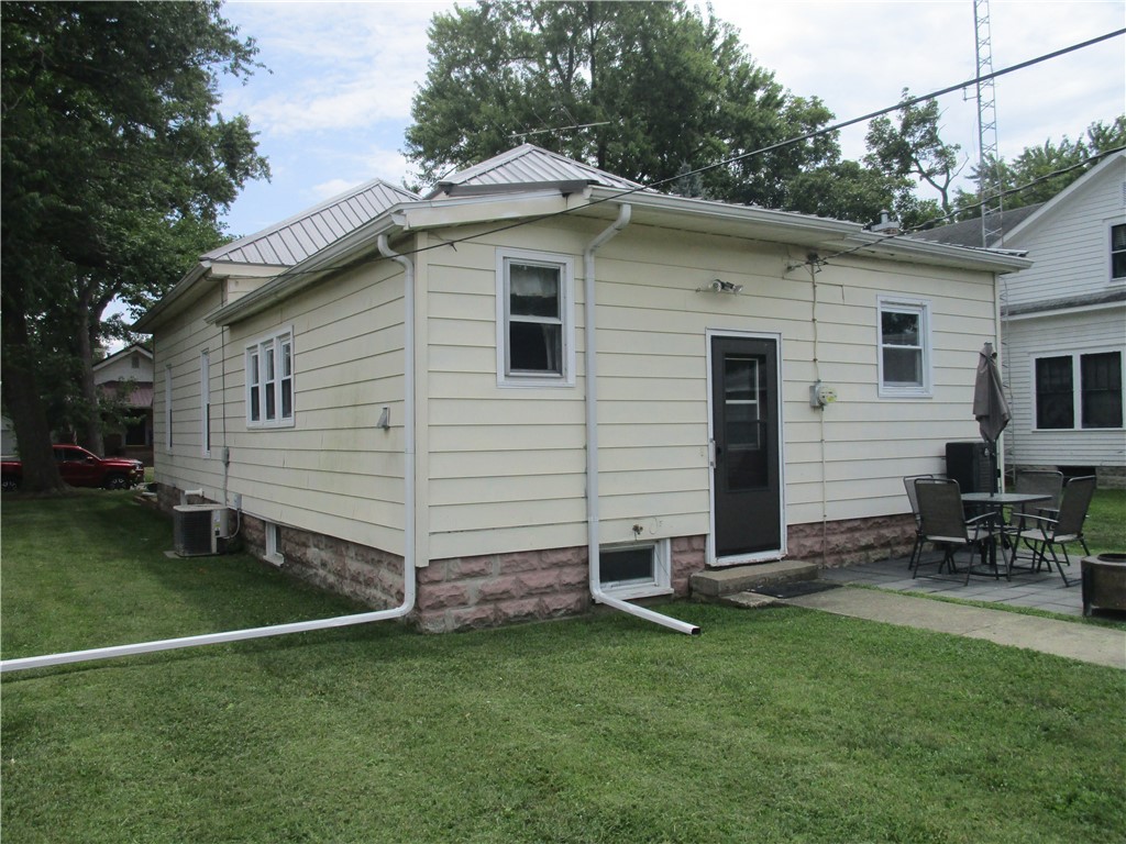 211 S State Street Property Photo 10