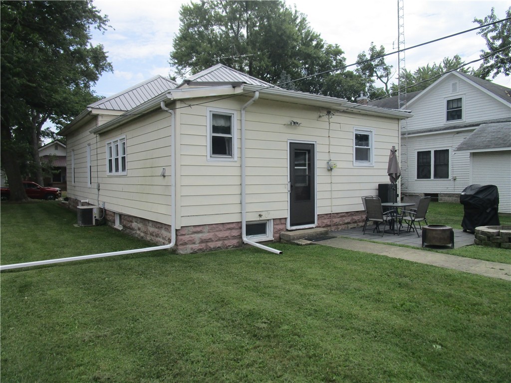 211 S State Street Property Photo 12