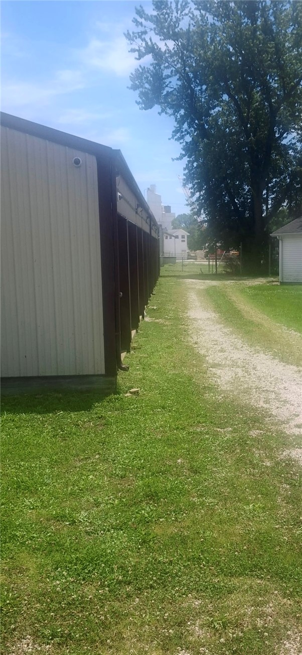 1400 S Main Street Property Photo 3