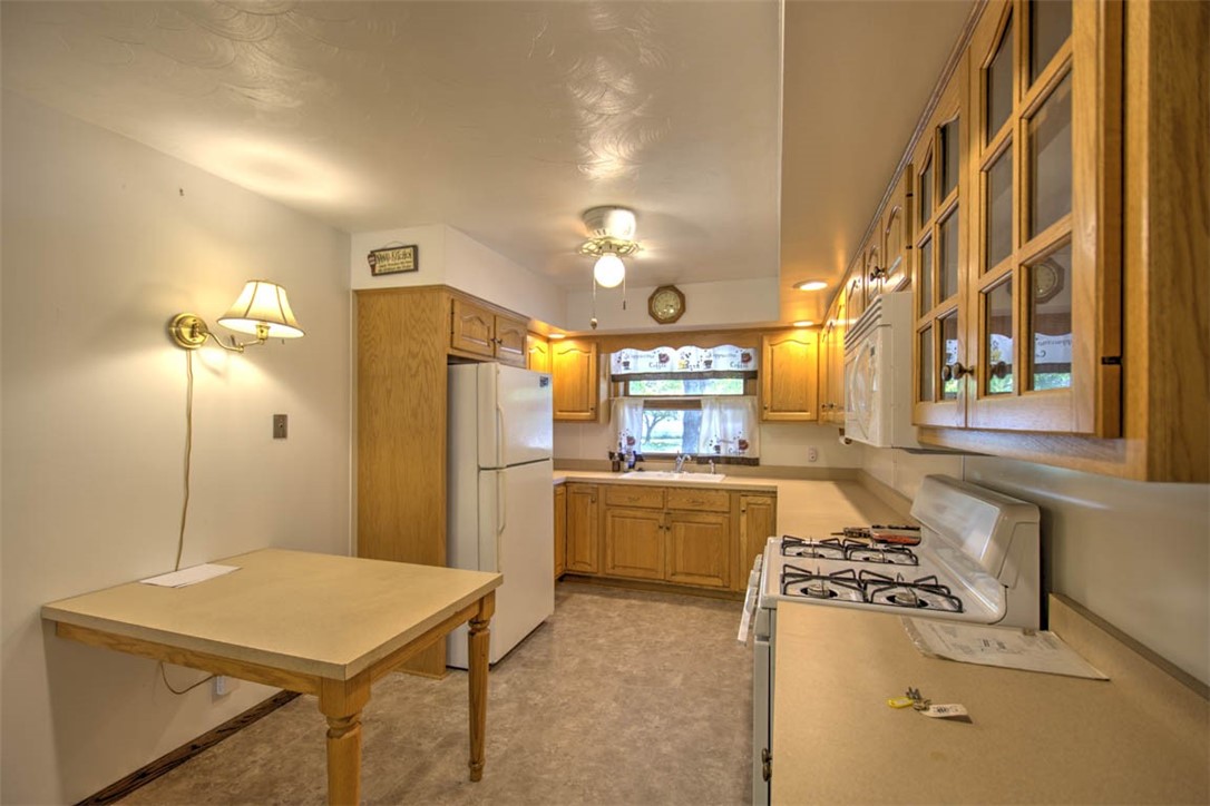 2233 N Vine Street Property Photo 8