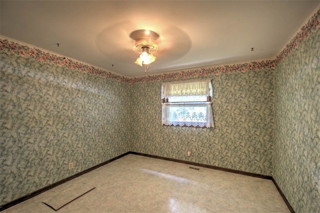 2233 N Vine Street Property Photo 14