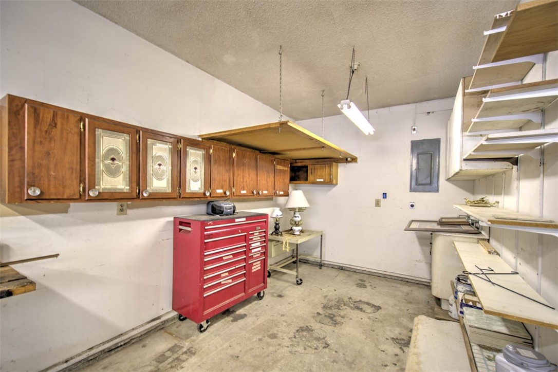 2233 N Vine Street Property Photo 19