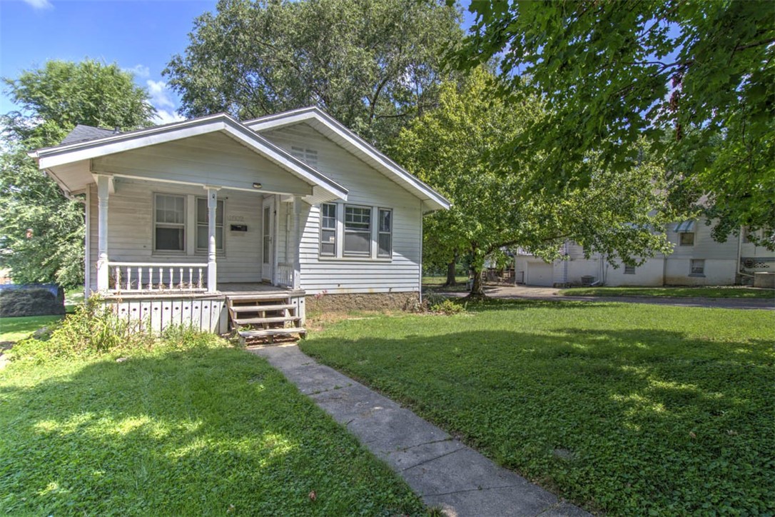 1502 W Forest Avenue Property Photo 3