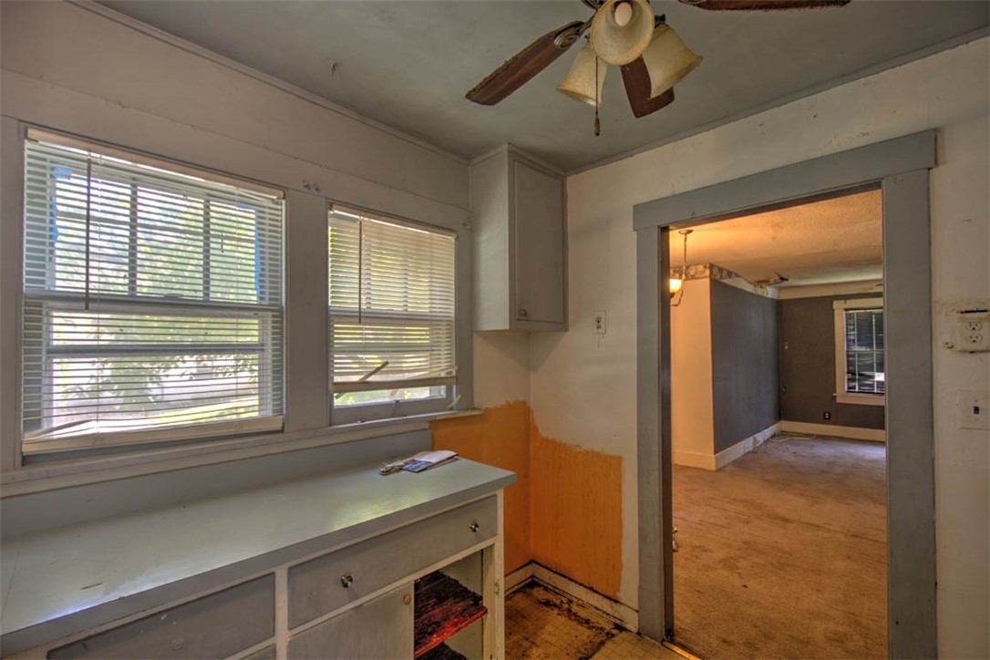 1502 W Forest Avenue Property Photo 9