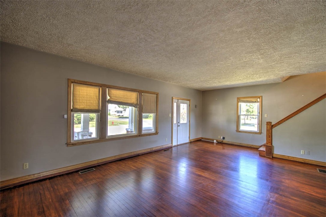 132 N Walnut Street Property Photo 10