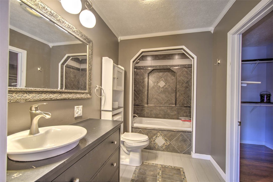 132 N Walnut Street Property Photo 24