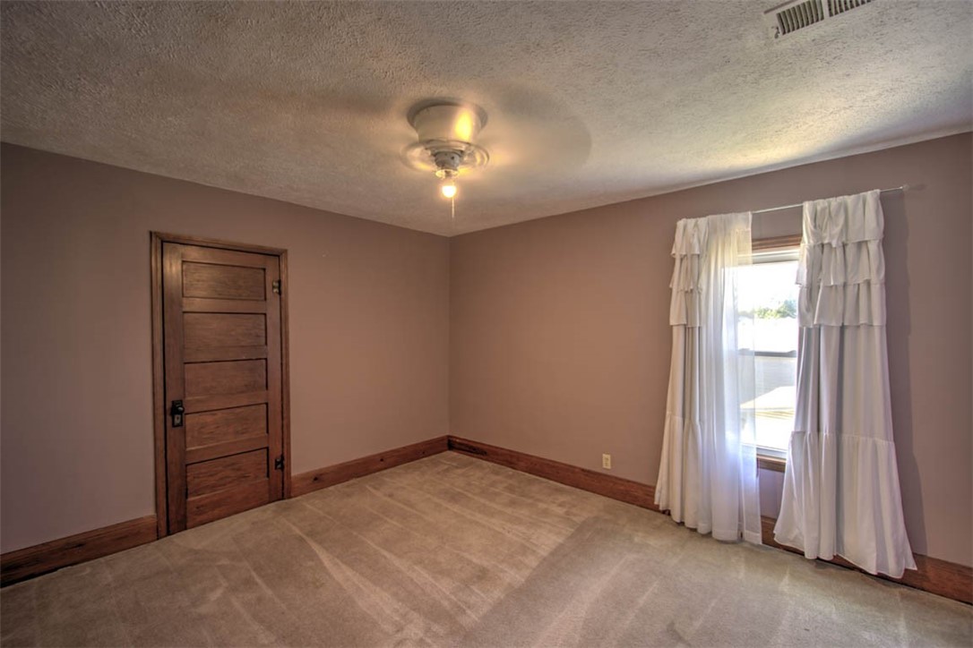 132 N Walnut Street Property Photo 28