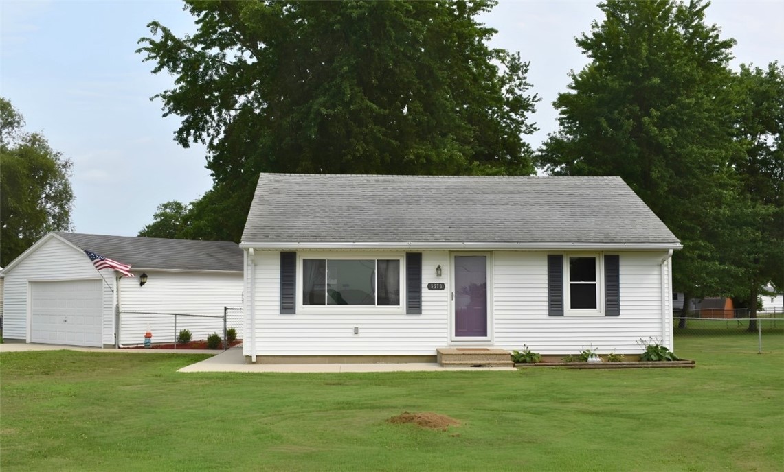 5573 Suburban Road