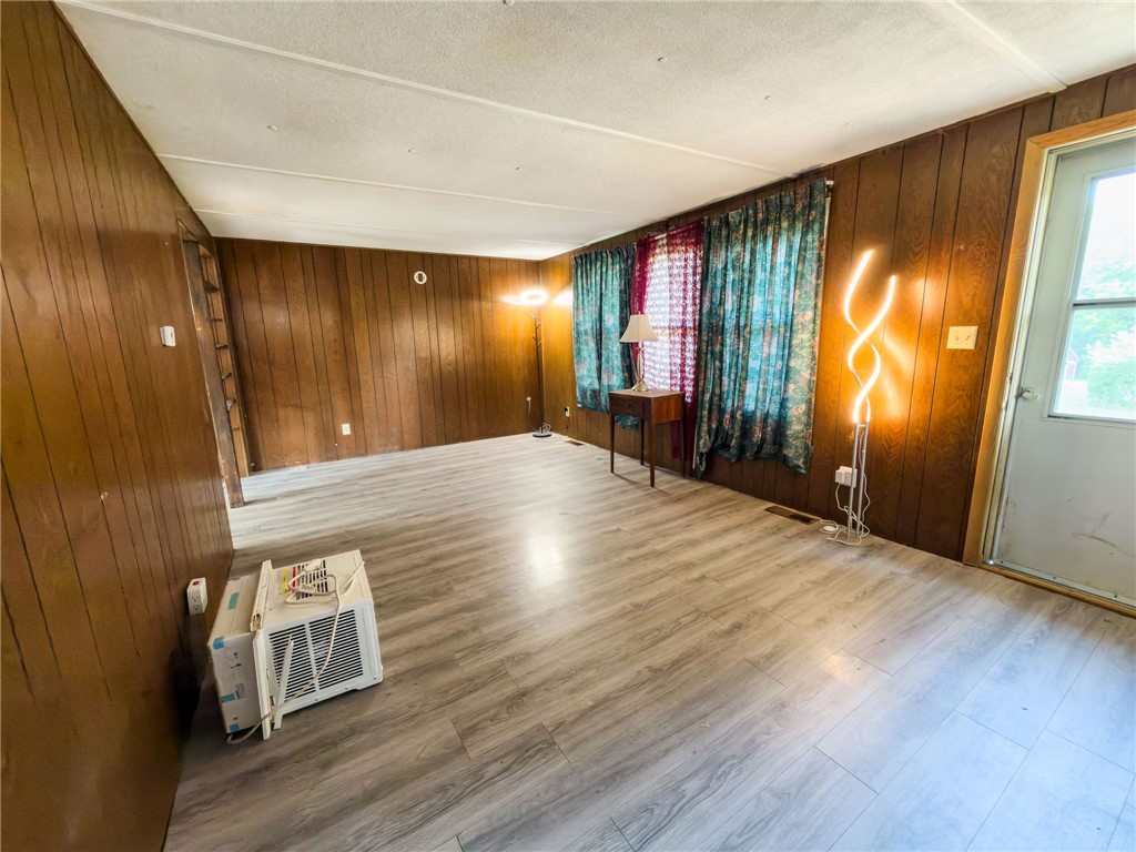 16669 Donna Drive Property Photo 4