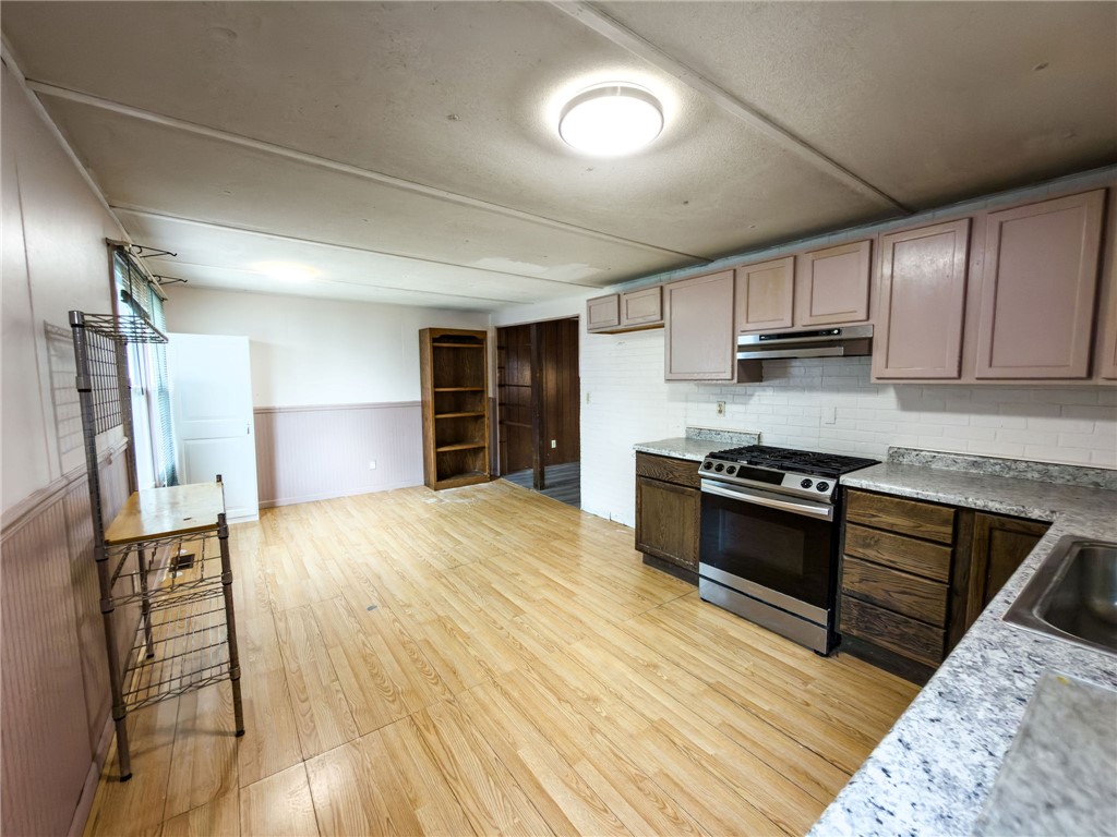 16669 Donna Drive Property Photo 5