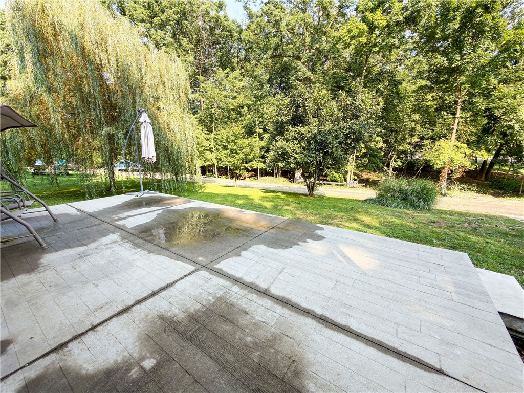 112 Valley Road Property Photo 4