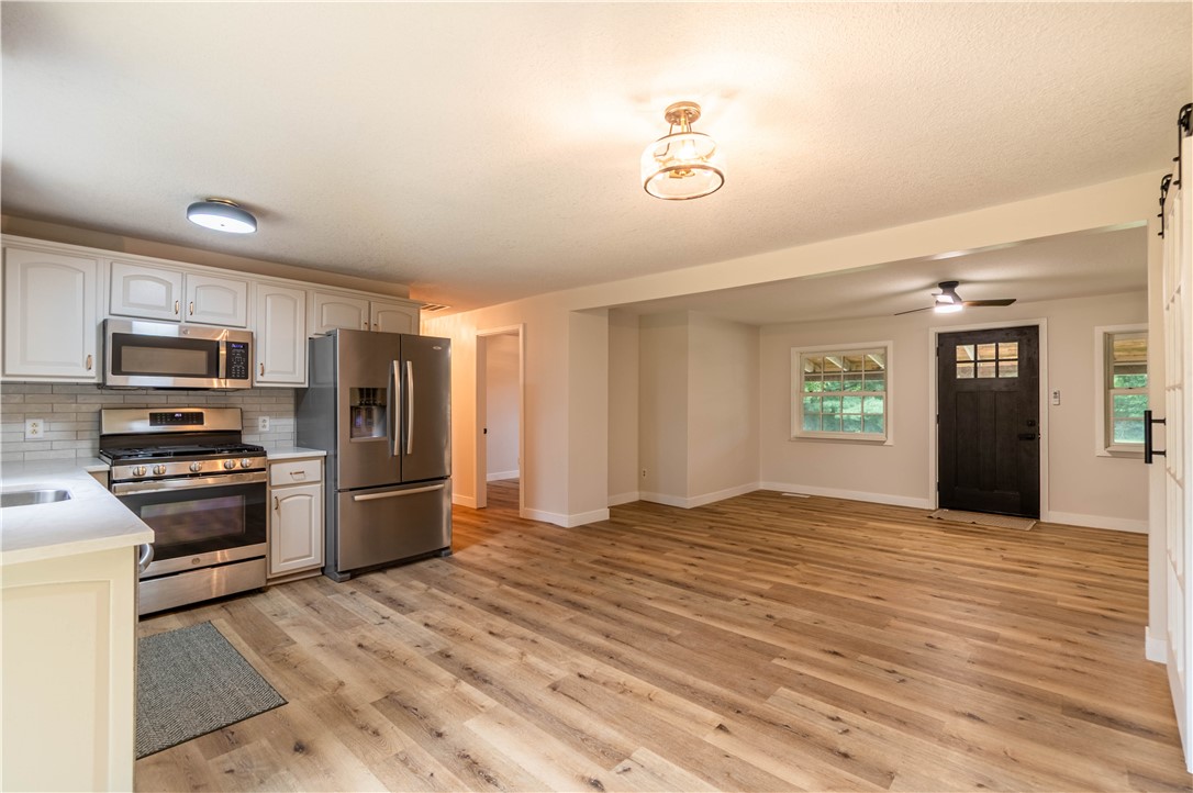 2115 N Sunnyside Road Property Photo 12