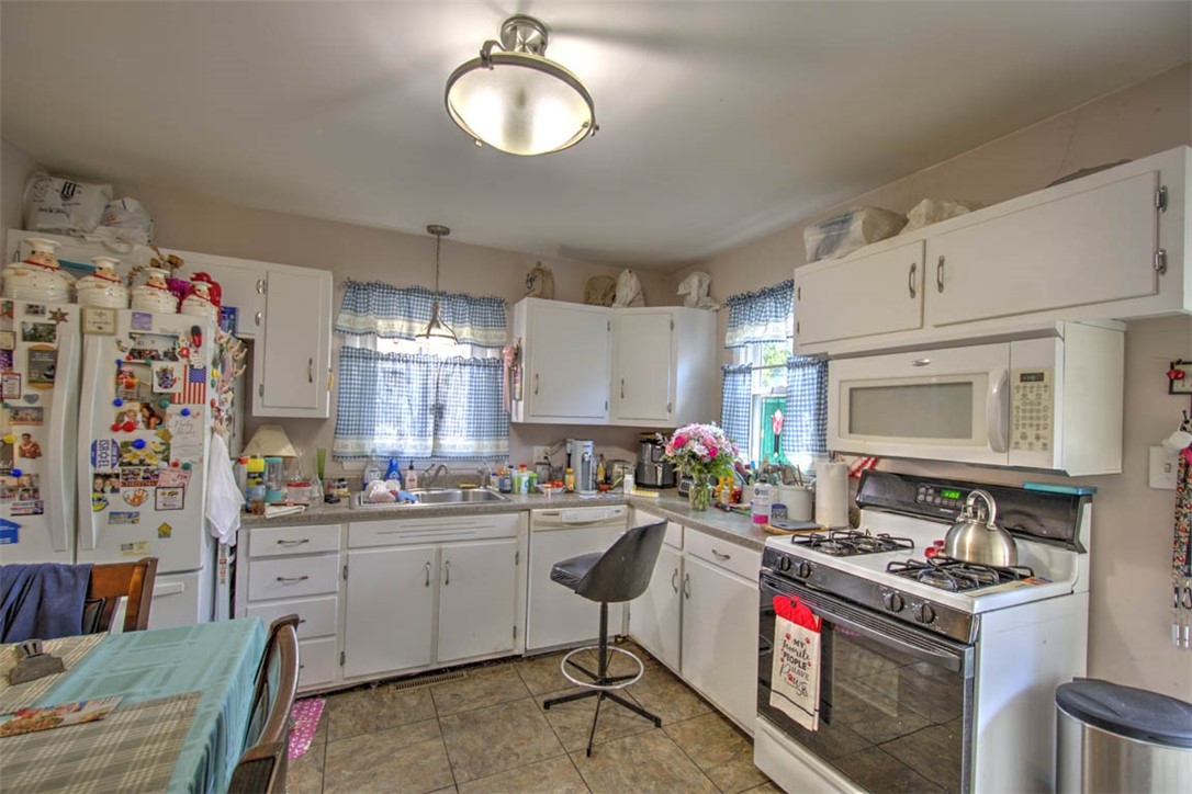 1418 W Cushing Street Property Photo 11