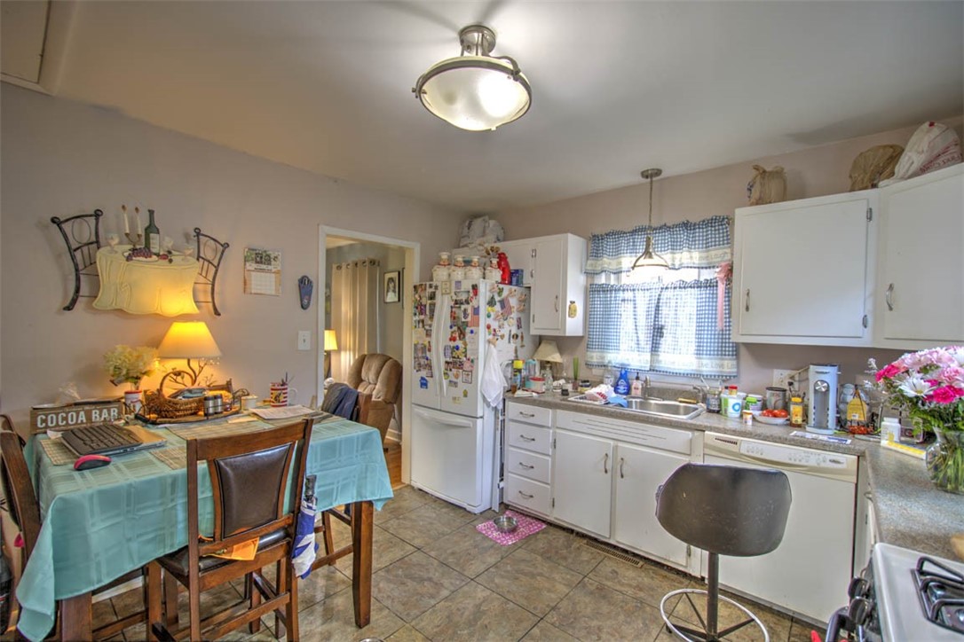 1418 W Cushing Street Property Photo 13