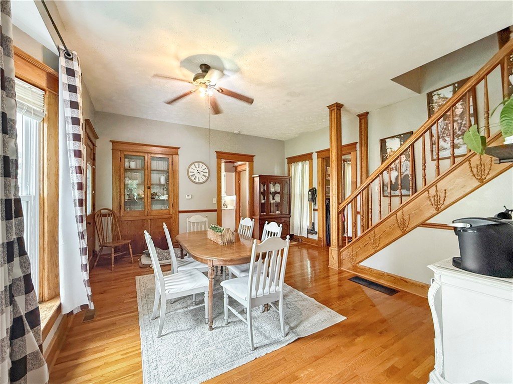 305 S Division Street Property Photo 6