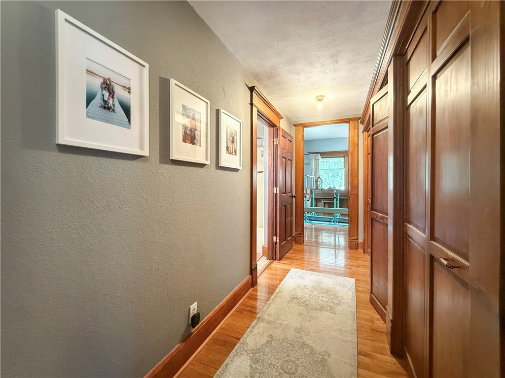 305 S Division Street Property Photo 9