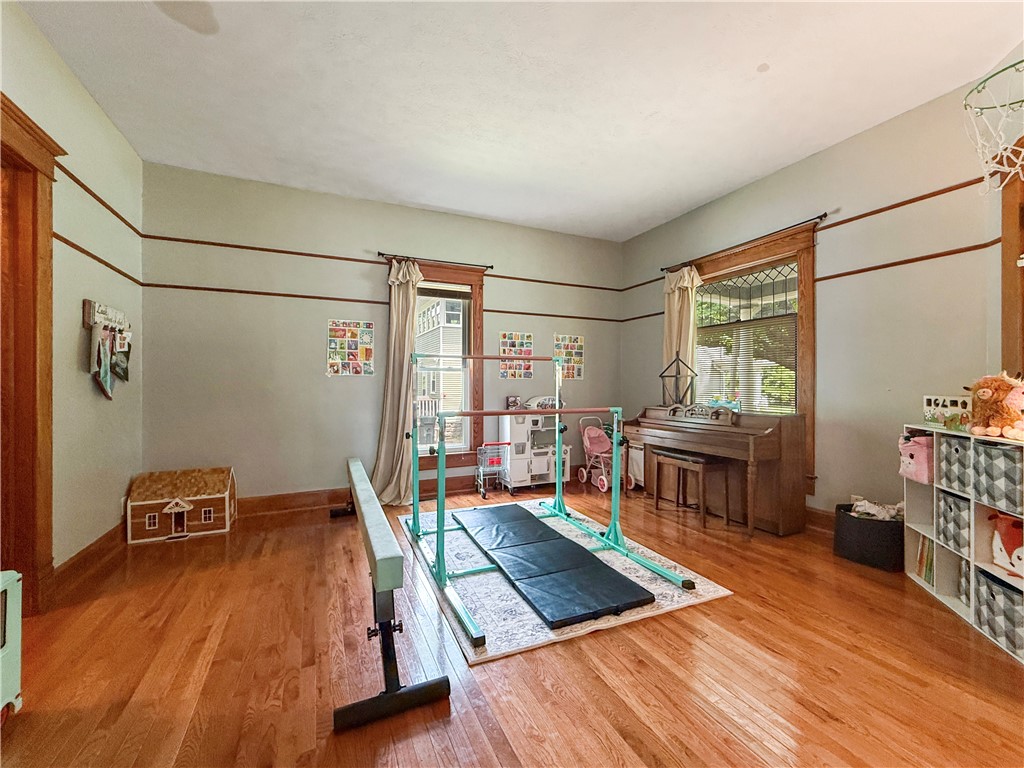 305 S Division Street Property Photo 10