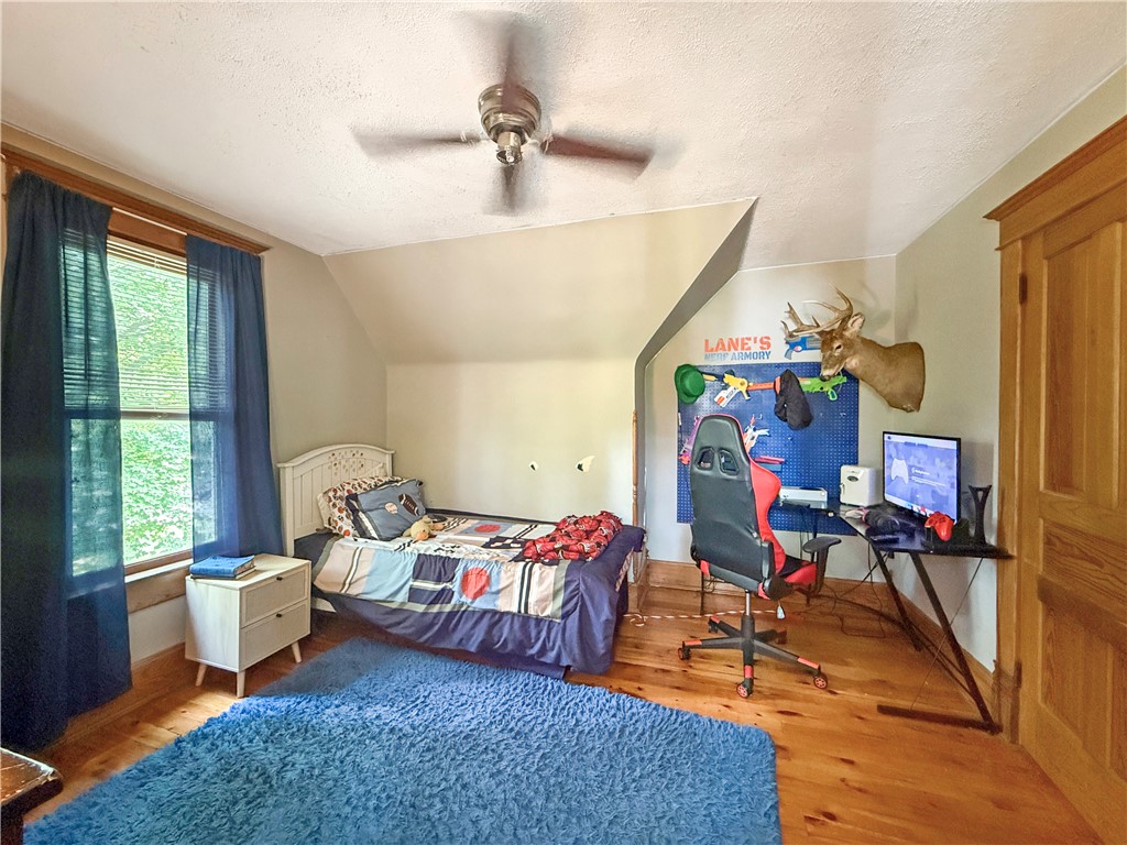 305 S Division Street Property Photo 15