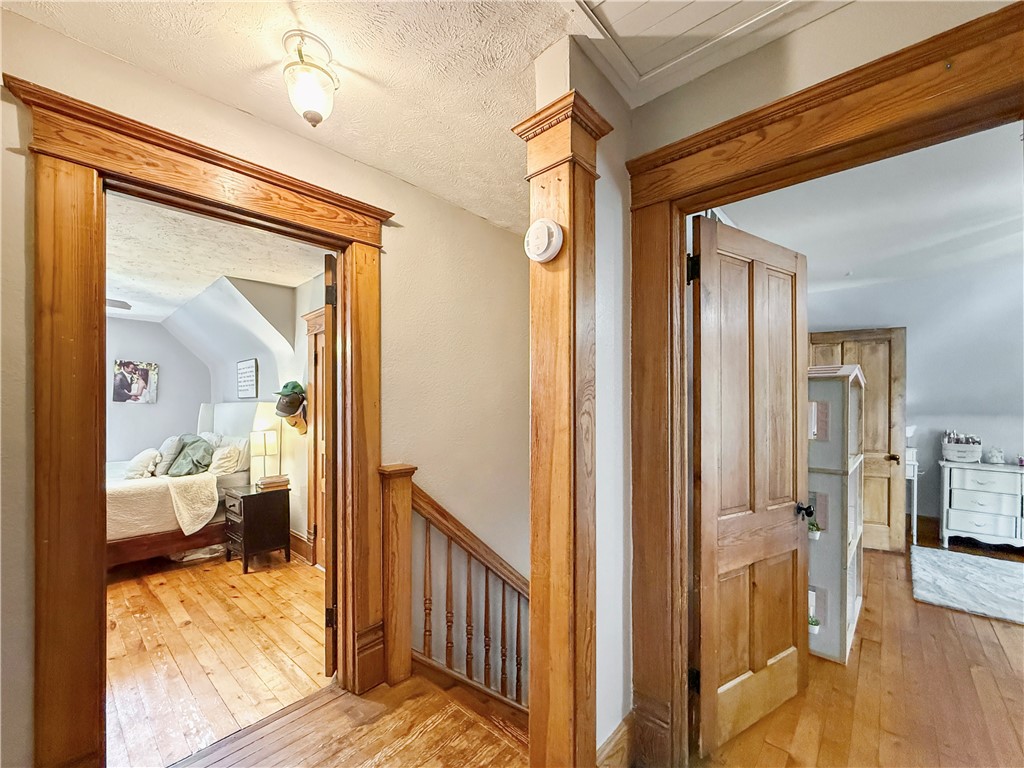 305 S Division Street Property Photo 17