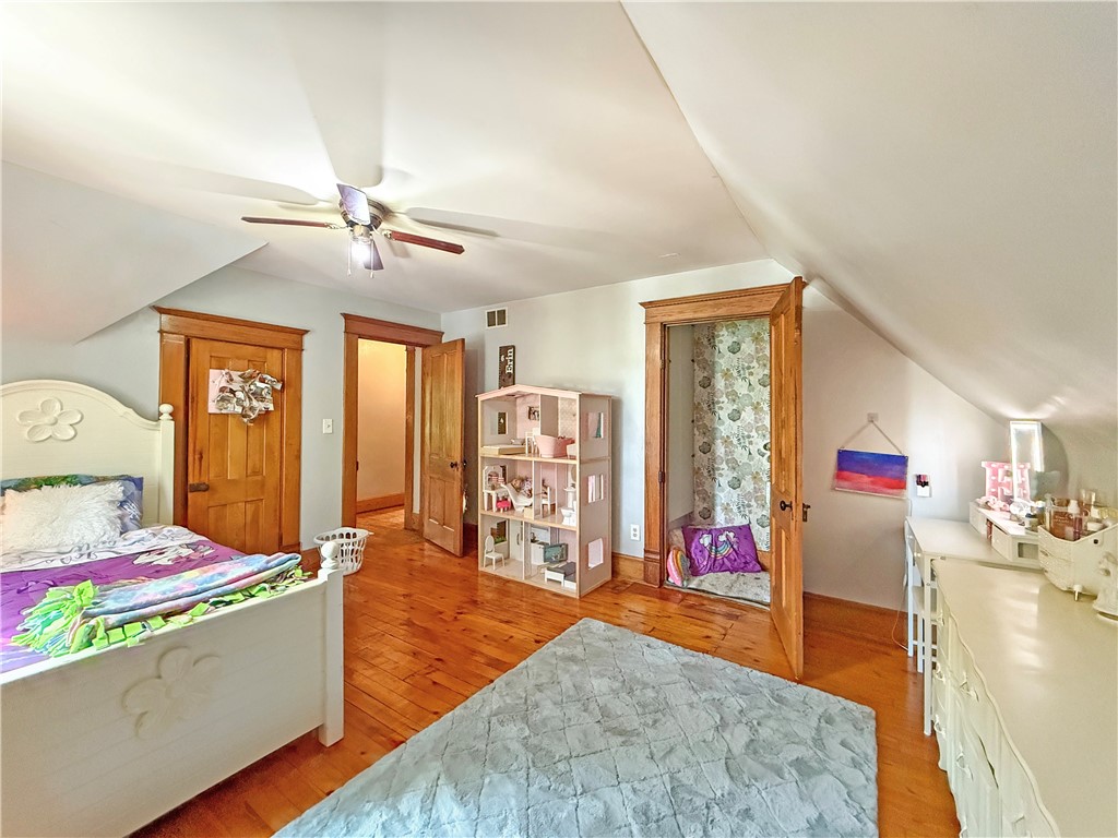 305 S Division Street Property Photo 18