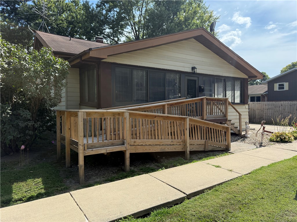 311 W 5th Street Property Photo 4