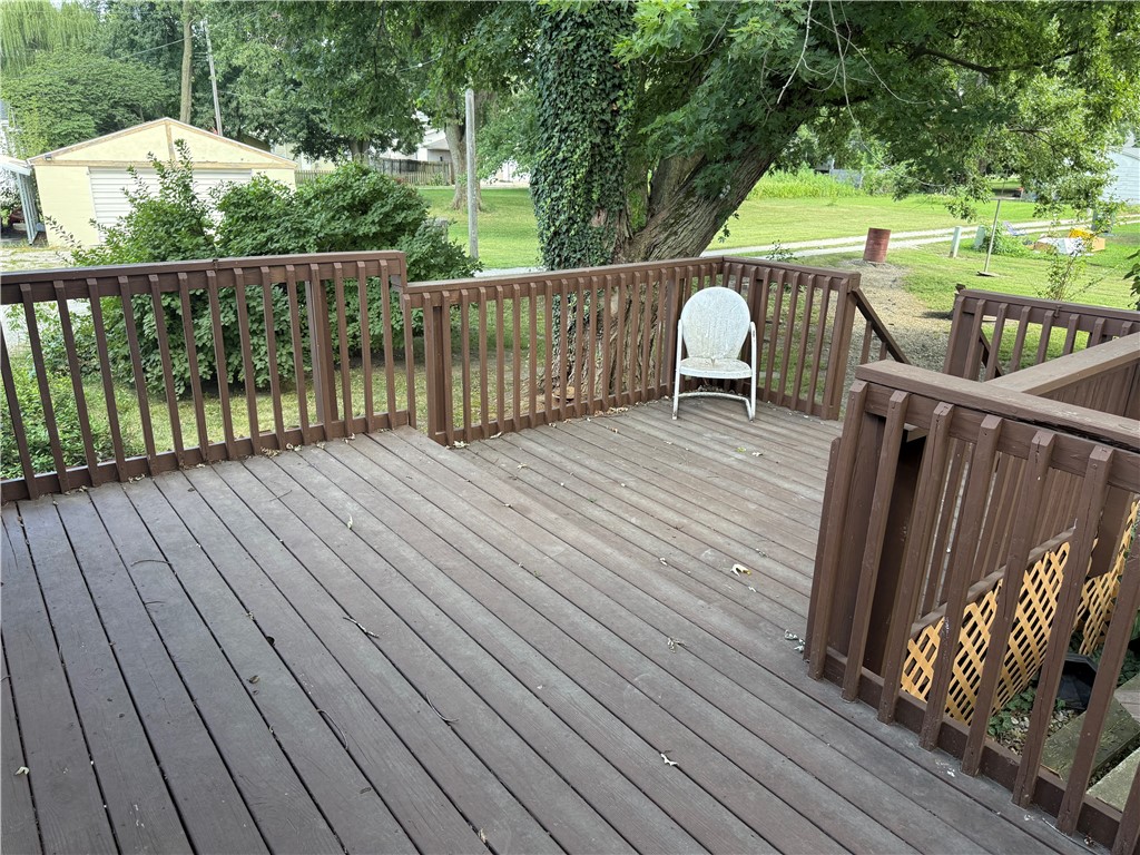 311 W 5th Street Property Photo 8