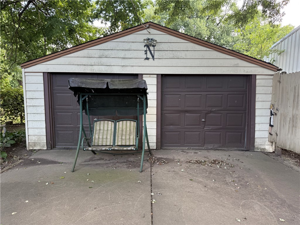 311 W 5th Street Property Photo 9