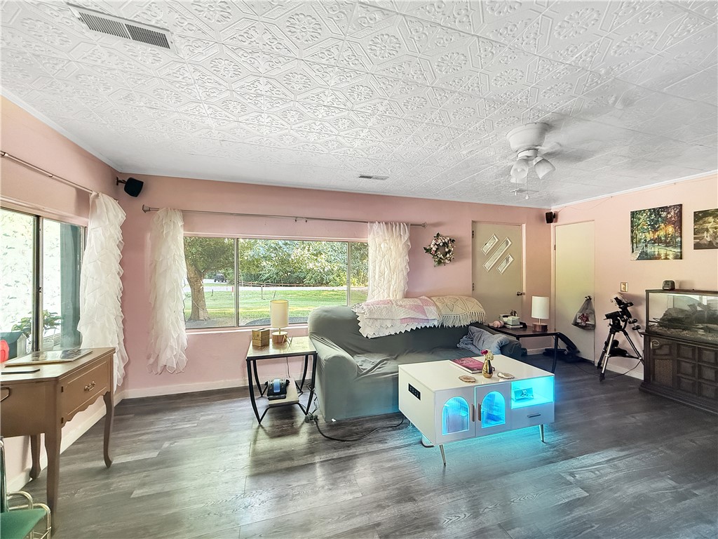 10533 N Hickory Lane Property Photo 4