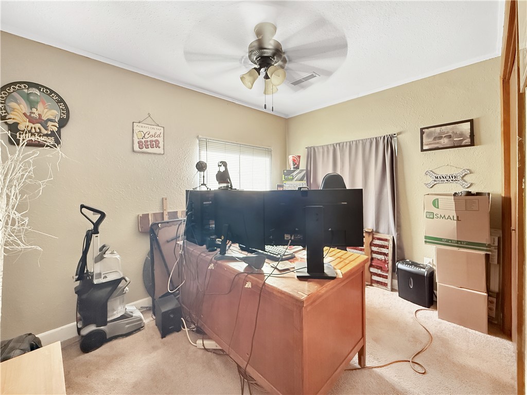 10533 N Hickory Lane Property Photo 8