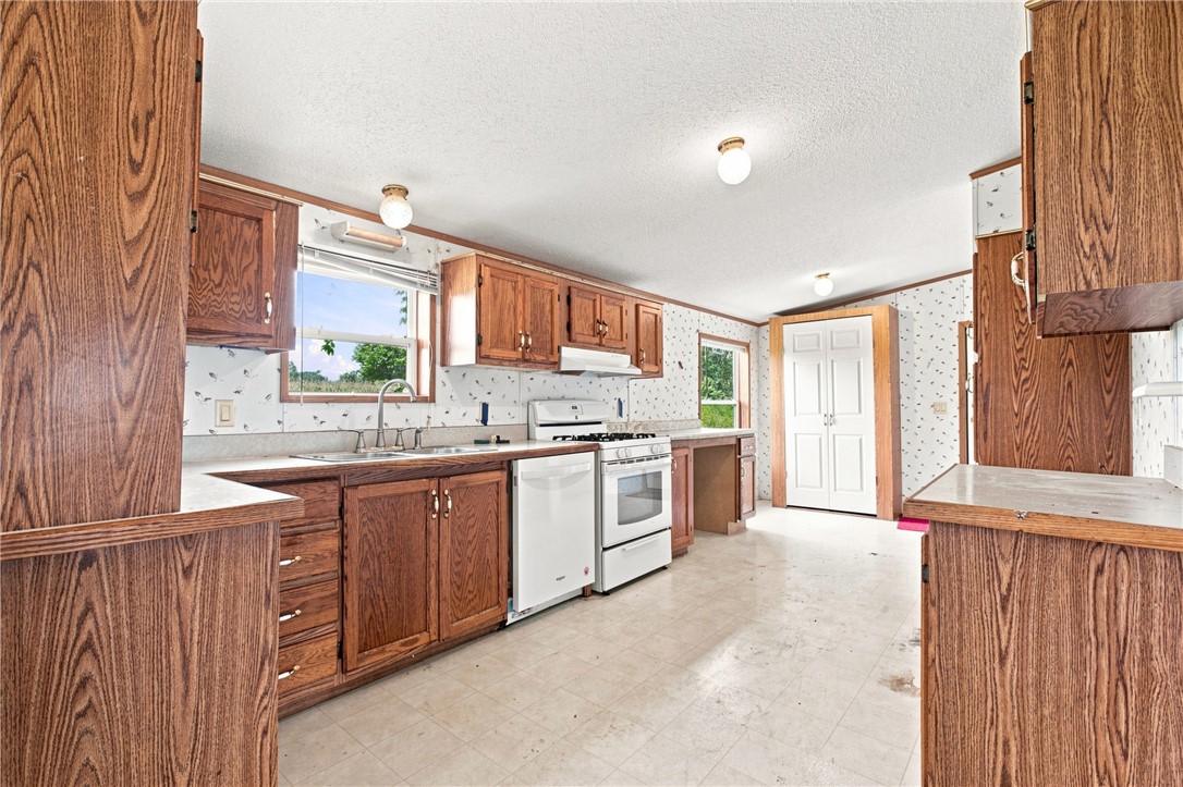 16153 N 250th Street Property Photo 10