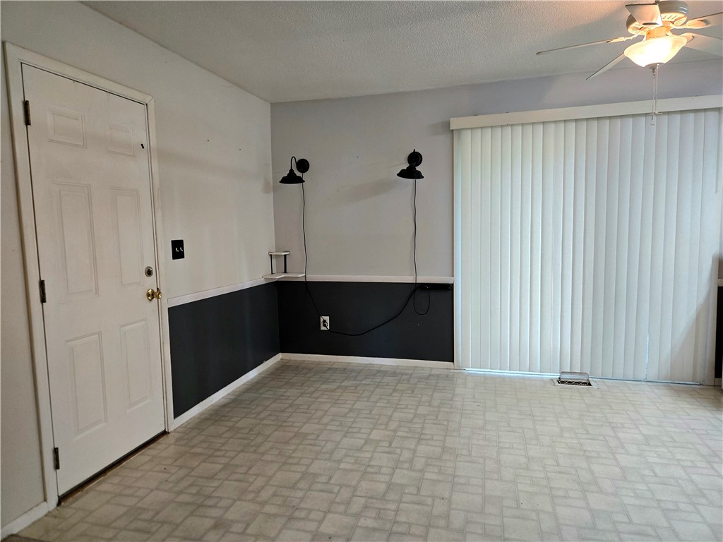 910 Hillside Drive Property Photo 7