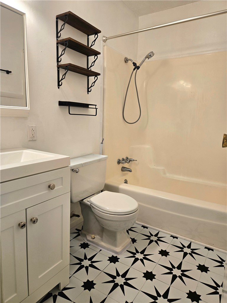 910 Hillside Drive Property Photo 11
