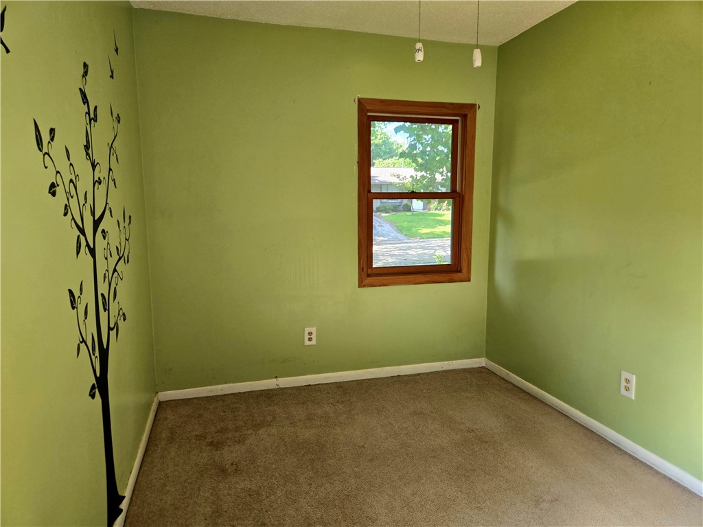 910 Hillside Drive Property Photo 15