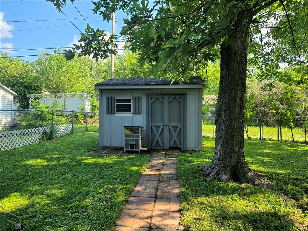 910 Hillside Drive Property Photo 22