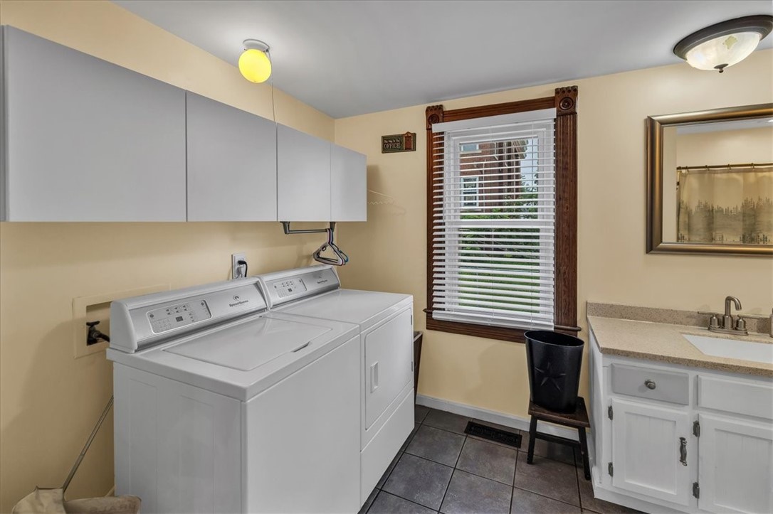 114 N Macon Street Property Photo 25