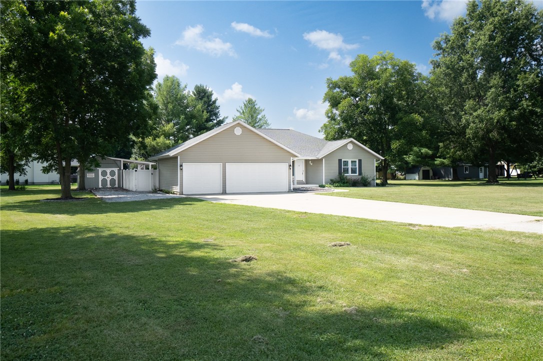 10337 E Kingwood Drive Property Photo 2