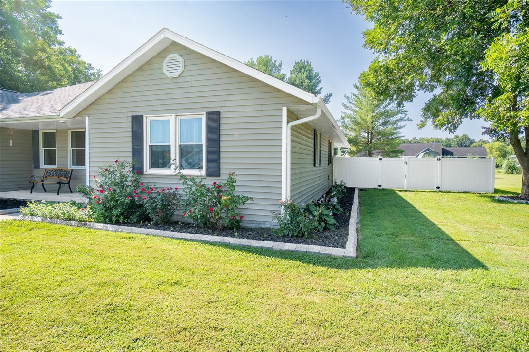 10337 E Kingwood Drive Property Photo 5