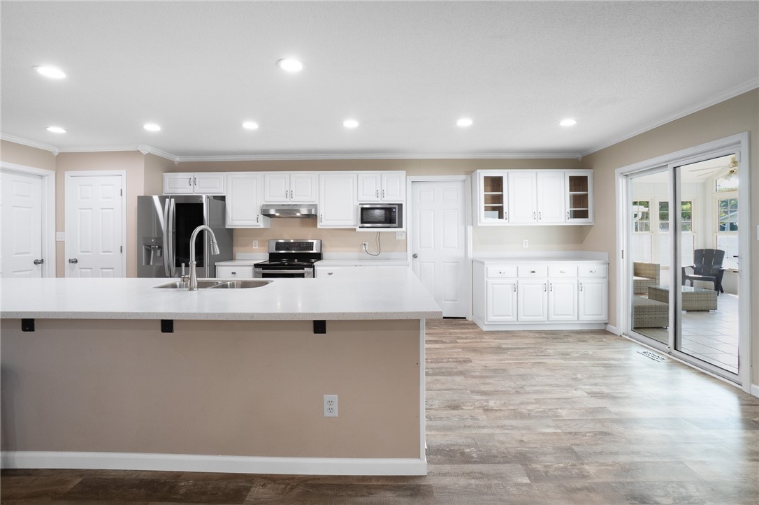 10337 E Kingwood Drive Property Photo 15