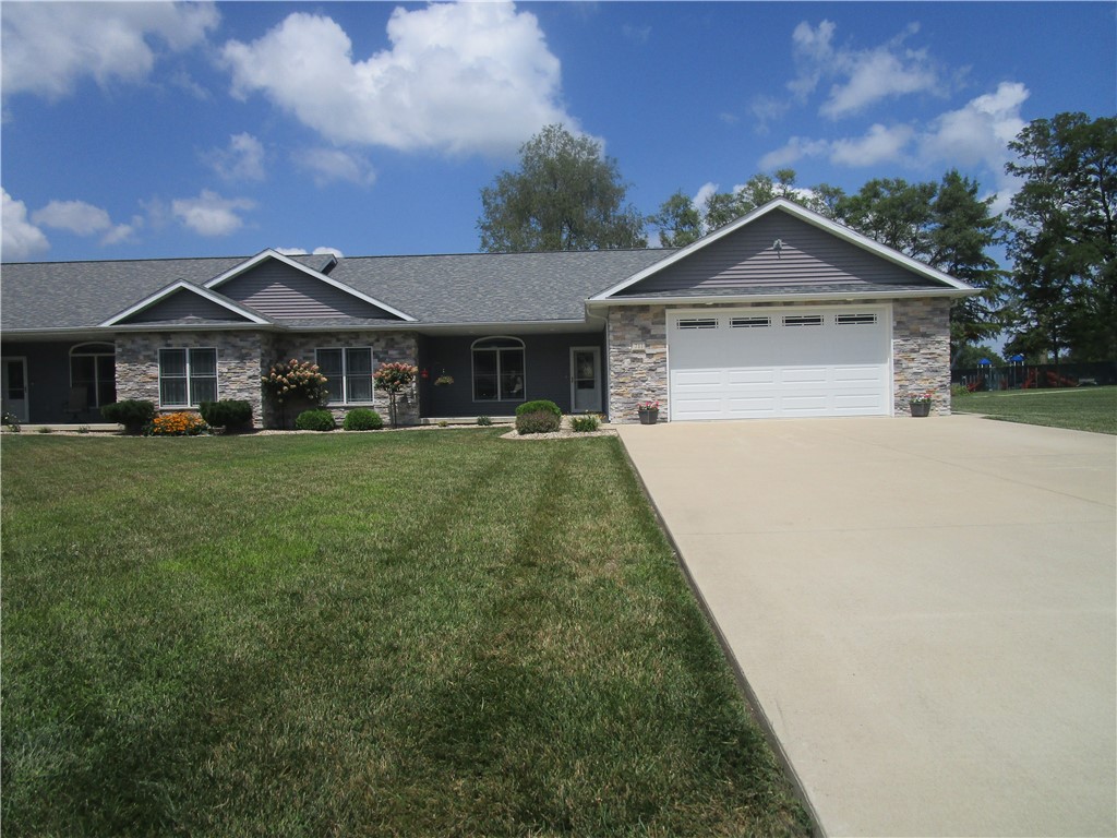 711 Panther Drive Property Photo 1