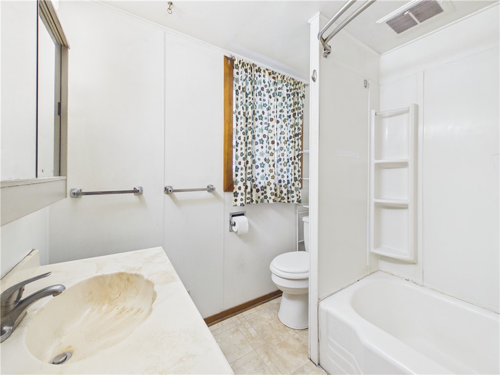 1121 Wilkin Road Property Photo 5